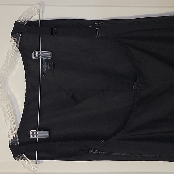 Compression wear - Picture 3 of 9